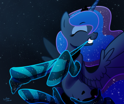 that-luna-blog:  Sparkly sparkly socks on ponies with sparkly