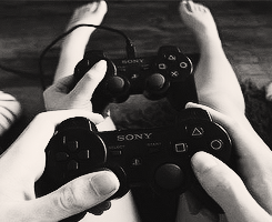 therebelsband:  Au meme:Sophia e Chay vivem jogando video-game