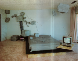 flutedsleeves:paul fortune’s ‘earthquake room’ taken from