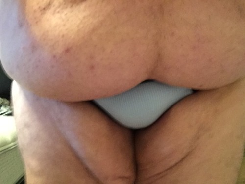 smother-me-in-ur-blubber:  chubbydudefl79:  New blue underwear. #Chubby #Chub #Gay #Underwear  Fucking hot. Let me in there so I can suck that cock of yours. Smother me under that huge blubber belly. Woof.  Them’s some lovely #thighpads (those littl