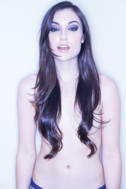 sashagreyart:  Sasha Grey by Ian Cinnamon 