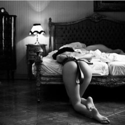 fantasies-of-a-dominant:  She was feeling needy.  Her mind overcome