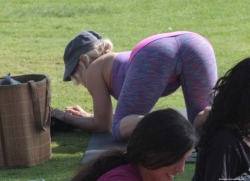 yogabuttocks:  Spotted in the park…
