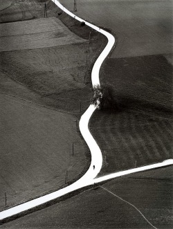 luzfosca:  Toni Schneiders  Landweg in Kärnten, Mai 1957 