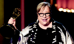 Kathy Bates is kapott díjat a 66. Emmy gálán A nyertesekért