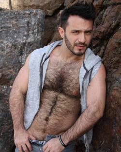 remarkcentral:Kike and his thick fur.