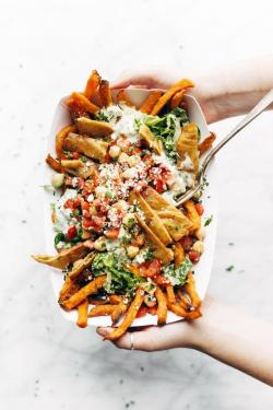 food-porn-diary:  Mediterranean Street Fries loaded with marinated
