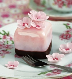 confectionerybliss:  Cherry Blossom Bites | Cut Out And Keep