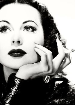 diverso-blog:  Hedy Lamarr. Image via Pinterest  https://painted-face.com/