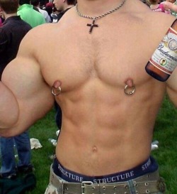 nippladdiction:  canucksd:  apadravya-piercing:  Shirtless body