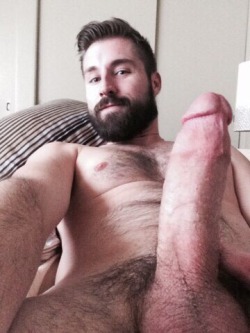 big-daddy-z-hairy-bear-friends:  BIG DADDY P & HIS HAIRY