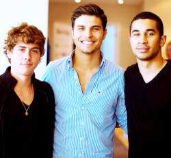 kissesonbenches:  Favorite Degrassi Cast Pictures: 1/200