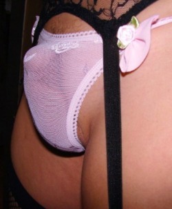 cdannabelle:  thepantydrawer:  A little pink and black….! 