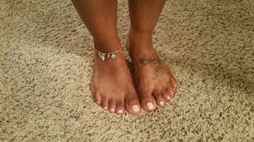 thenewebonyfootportal:  acequeenent:  I’ve had a few requests for my feet….So here they are  Very gorgeous 