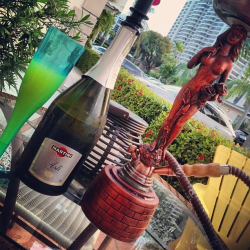 Just missing one thing than I’d be perfect #miami #hookah #nakedgirl #mimosa #champagne #prebirthdayweekend #life #him #bluemist #starbuzz #chillen #martini #asti