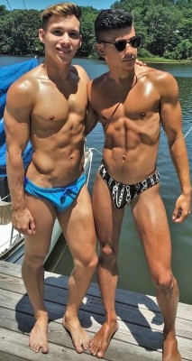 juicy-frute: bromancingbros:    Follow me for the hottest all-male