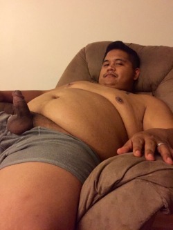 chubpornlover:  gayoviejo:  El gordito tiene una linda verga.