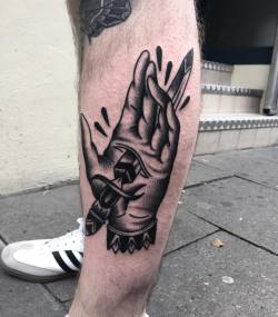 thebrokenhalfmoon:  Handjob from today. Wraps just a tiny bit. Thanks much henning. ðŸŒš #tattoodesign #blackworkerssubmission #blacktattooart #btattooing #darkartists #realtattoos #respecttradition #oldlines #wastedhappyyouth #hamburg #foreverstpauli