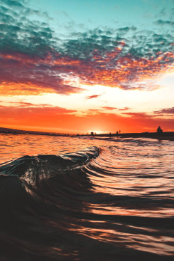 umbarzinho-umviolao:  lsleofskye:  Seal Beach, California | ryanlongnecker