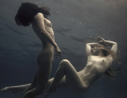  Swimming Nude  The Sirens 