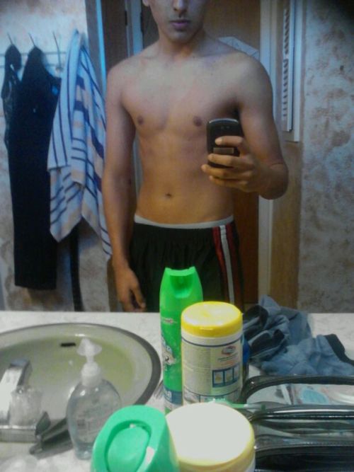 srt8guyssexting:  had a nice jerkin vid of him â€¦sorry tumblr will remove it if I put it up