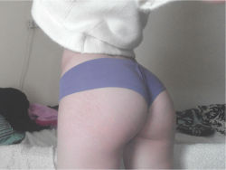 chokingslut:mehh never noticed these stretchmarks before :( 