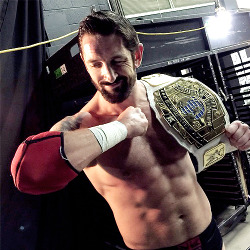 :  @wwe: @wadebarrett and the #BullHammer successfully retain