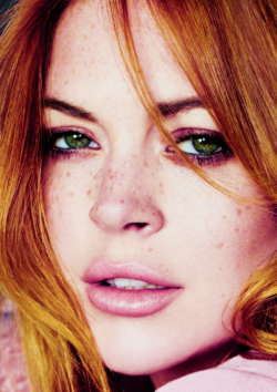 everythinglindsaylohan:  OMG Lindsay posted one of my edits to