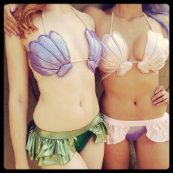 geek-studio:Mermaid Bikini Set by FireflyPathoh thats cute!