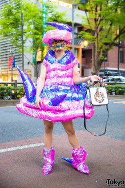 tokyo-fashion:  Japanese high school student Kanji on the street