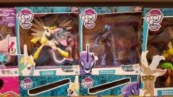 ambris:  mlp-merch:  The first Guardians of Harmony Figures have