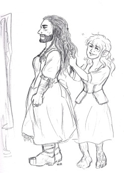 asparklethatisblue:  Bilbo attempting to make Thorin wear dresses