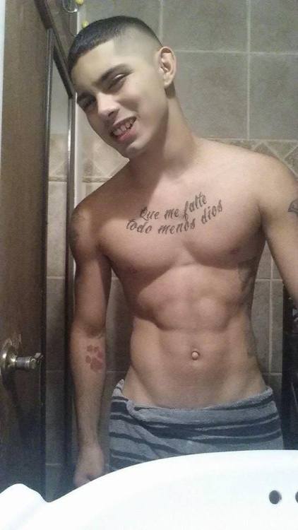 Now this is one sexy young Latinboy. ..  See more guys like him on my blog latintwinks.blogspot.com