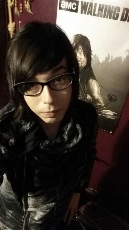 me yet again, as a male o: I promise ill upload some femmy pictures soon