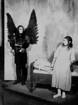 hexxual:  arcaneimages:  Max Schreck as the Angel of Death  1934