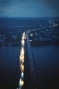 plasmatics:  South bridge in the rain [via/more] By Alexandr