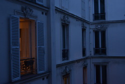 gold-ens:  this reminds me of the dorms we stayed in in paris
