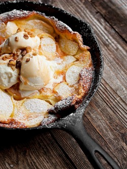 nom-food:  Caramel apple dutch baby with ice cream and caramel