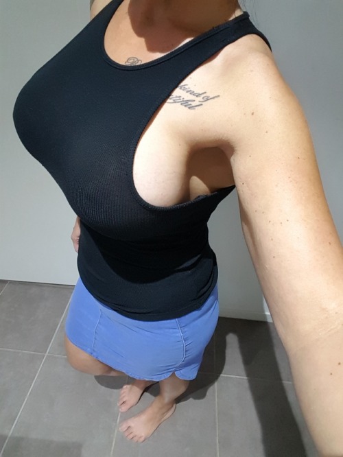 bigimplatntfans:  More from sexy wife @fit_couple_qld