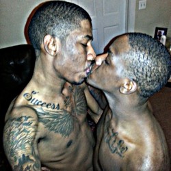 carminemustdie:  Tatted Loverz ♥ I Love this dude so much!!!