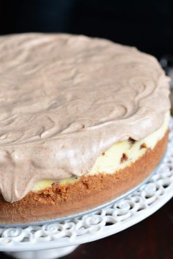 foodffs:  CINNAMON ROLL CHEESECAKE Follow for recipes Get your