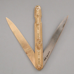 buttons-beads-lace: Pocket knife, France, 1766-1767.  (source)