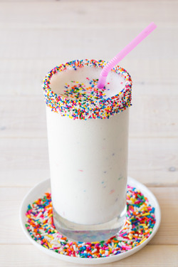 dailysugardose:  Cake Batter Milkshake 