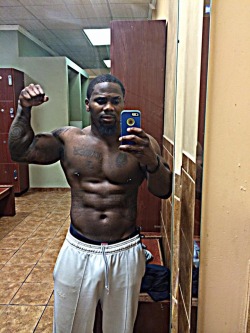 j-bethetruth:  Snap.  King_james401   he is so hot to me he can