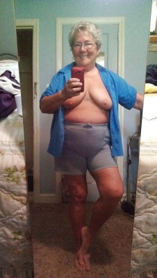 ilovesexygilfs:I Love Sexy Gilfâ€¦ Date naughty grannies