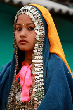jeune fille Rana Tharu  young woman Tharu ethnie tribe Nepal