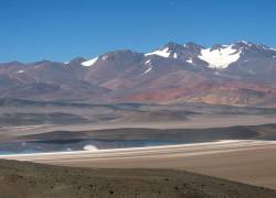 Retrato del imponente Monte Pissis, el segundo volcán más alto