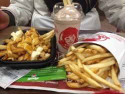wendys:  gotta reblog some poutine for our Canadian friends 