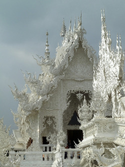 visitheworld:  Details of the white temple, Wat Rong Khun in