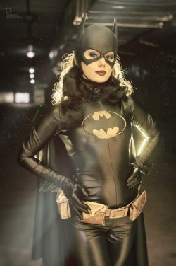 hotcosplaychicks:  Batgirl by Kamiko-Zero Follow us on Twitter